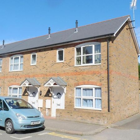 Friars Walk Houses With 2 Bedrooms, 2 Bathrooms, Fast Wi-Fi And Private Parking ซิททิงบอร์น ภายนอก รูปภาพ
