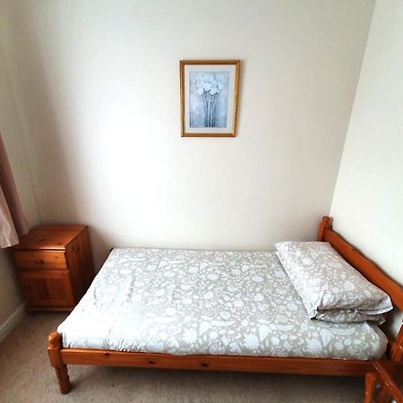 Friars Walk Houses With 2 Bedrooms, 2 Bathrooms, Fast Wi-Fi And Private Parking ซิททิงบอร์น ภายนอก รูปภาพ