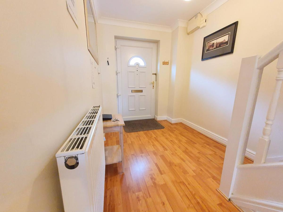 Friars Walk Houses With 2 Bedrooms, 2 Bathrooms, Fast Wi-Fi And Private Parking ซิททิงบอร์น ภายนอก รูปภาพ