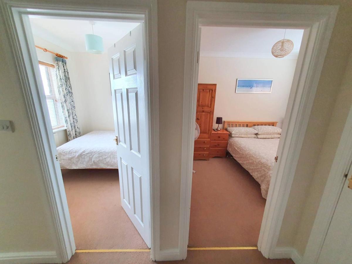 Friars Walk Houses With 2 Bedrooms, 2 Bathrooms, Fast Wi-Fi And Private Parking ซิททิงบอร์น ภายนอก รูปภาพ