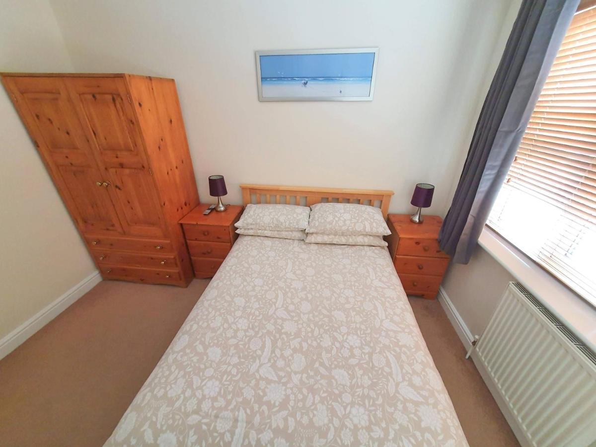 Friars Walk Houses With 2 Bedrooms, 2 Bathrooms, Fast Wi-Fi And Private Parking ซิททิงบอร์น ภายนอก รูปภาพ