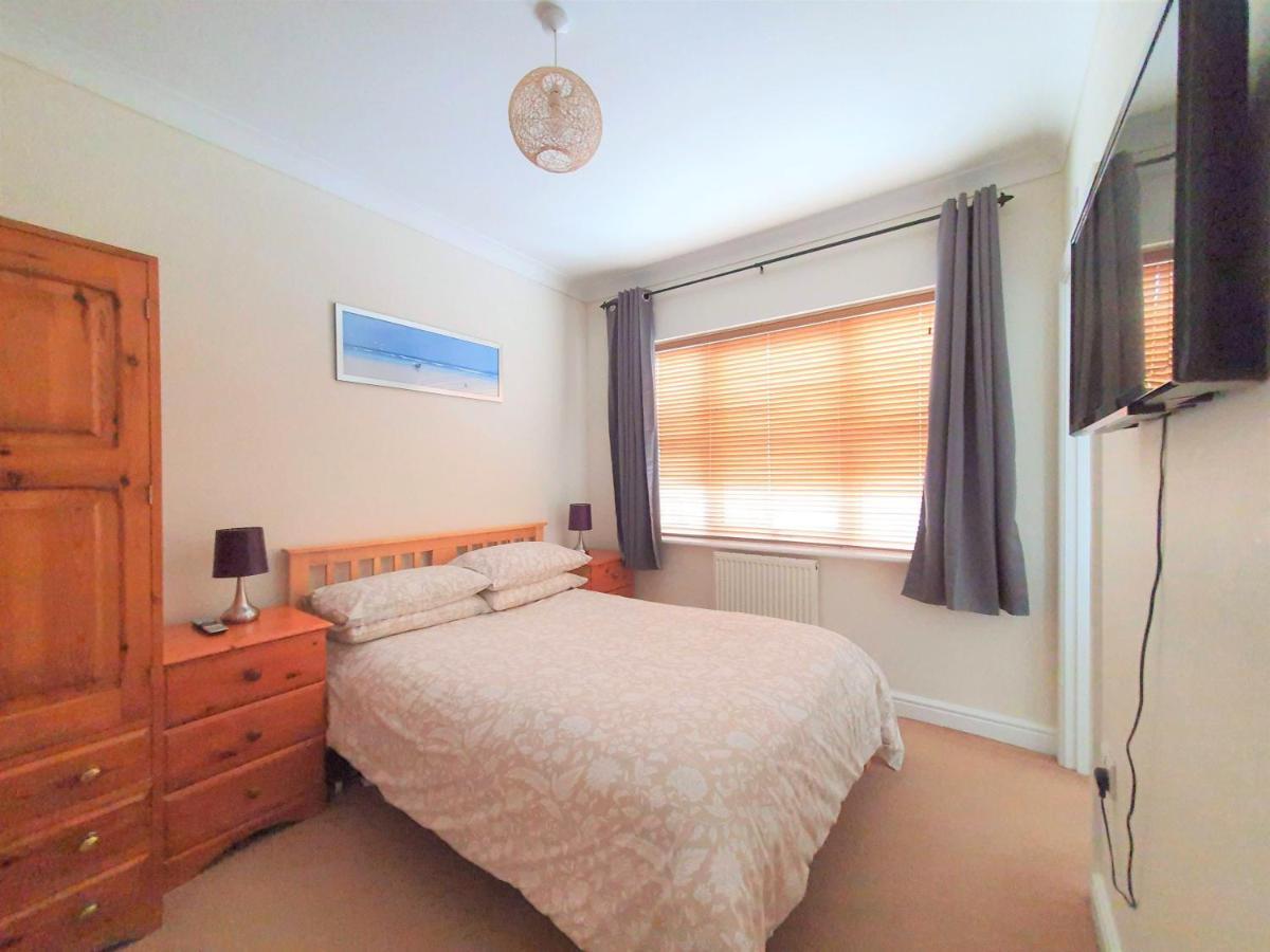Friars Walk Houses With 2 Bedrooms, 2 Bathrooms, Fast Wi-Fi And Private Parking ซิททิงบอร์น ภายนอก รูปภาพ