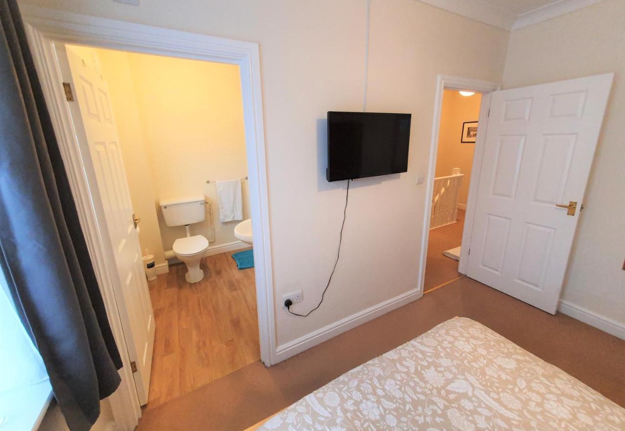 Friars Walk Houses With 2 Bedrooms, 2 Bathrooms, Fast Wi-Fi And Private Parking ซิททิงบอร์น ภายนอก รูปภาพ