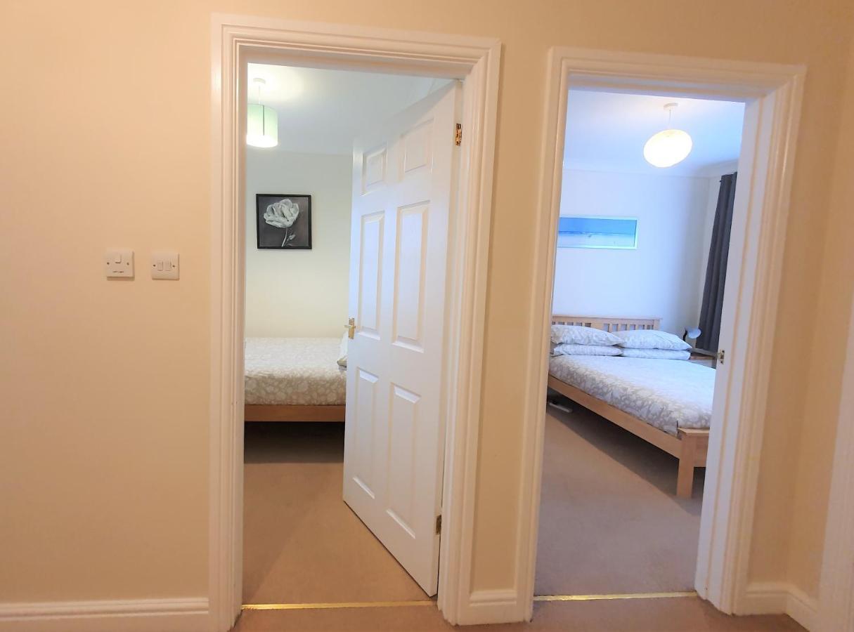 Friars Walk Houses With 2 Bedrooms, 2 Bathrooms, Fast Wi-Fi And Private Parking ซิททิงบอร์น ภายนอก รูปภาพ