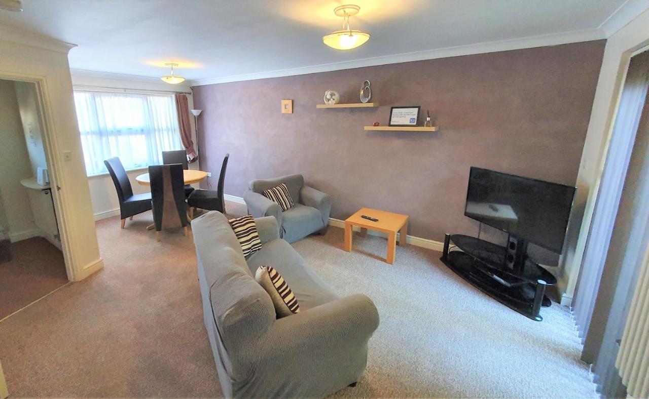 Friars Walk Houses With 2 Bedrooms, 2 Bathrooms, Fast Wi-Fi And Private Parking ซิททิงบอร์น ภายนอก รูปภาพ