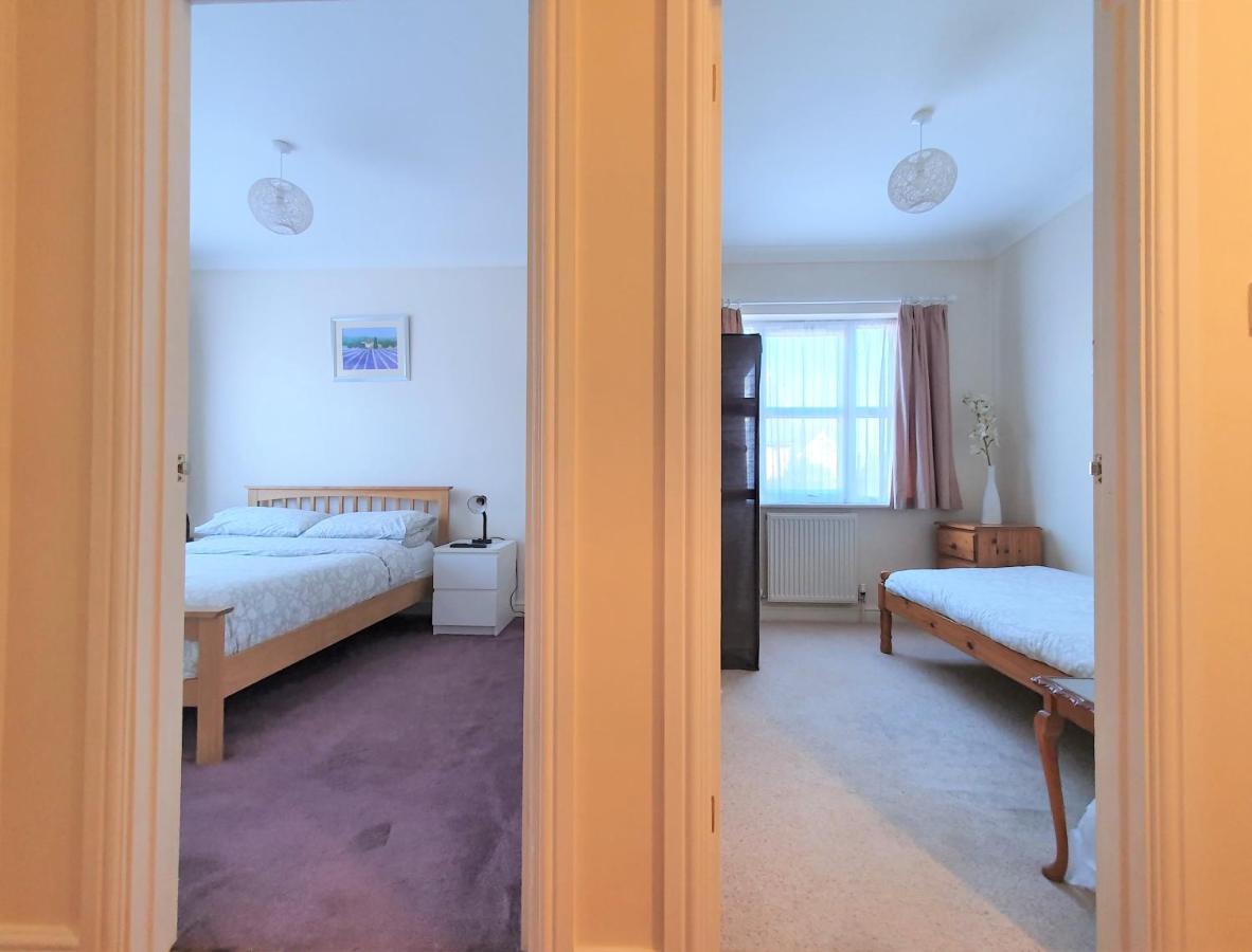 Friars Walk Houses With 2 Bedrooms, 2 Bathrooms, Fast Wi-Fi And Private Parking ซิททิงบอร์น ภายนอก รูปภาพ