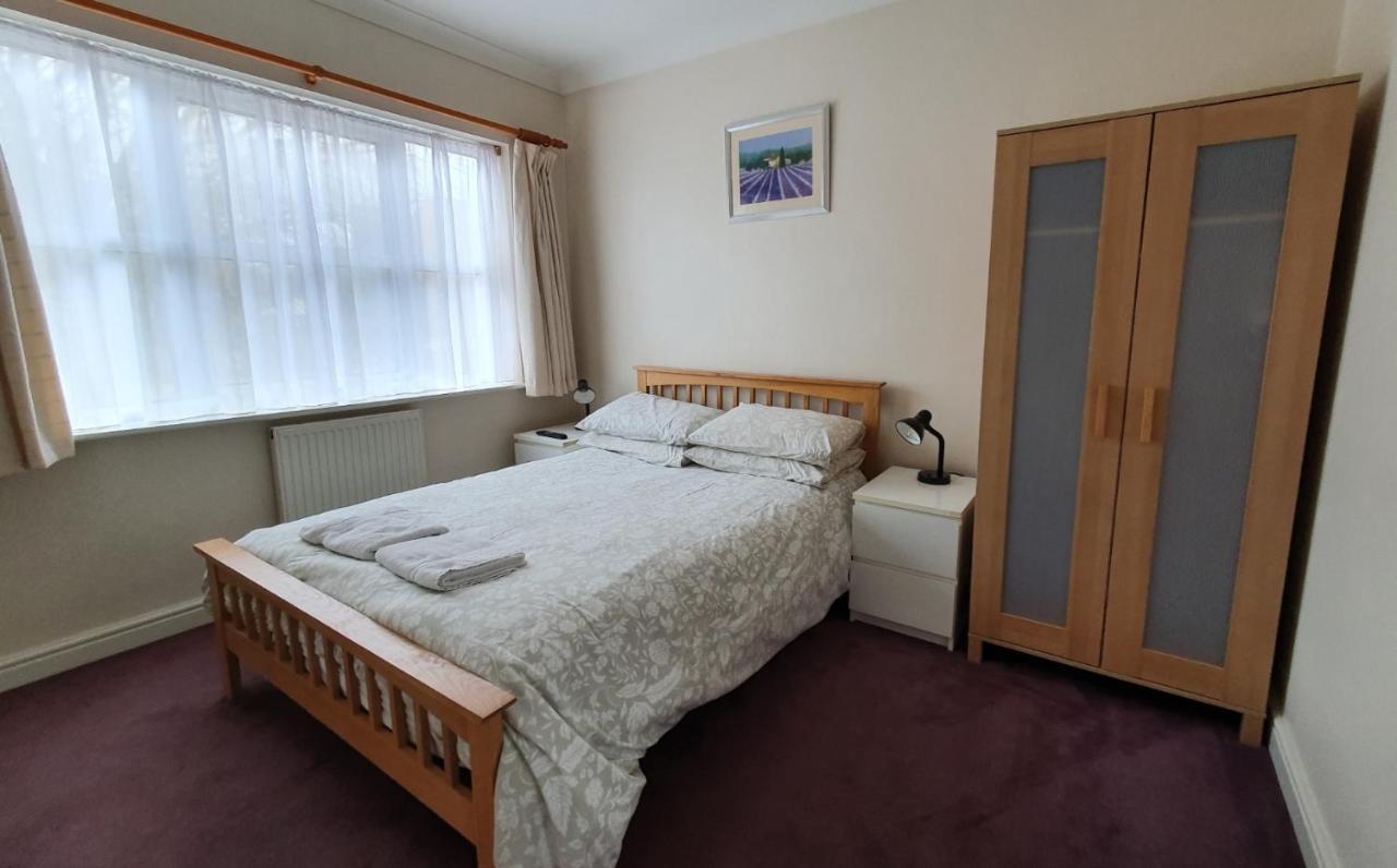 Friars Walk Houses With 2 Bedrooms, 2 Bathrooms, Fast Wi-Fi And Private Parking ซิททิงบอร์น ภายนอก รูปภาพ