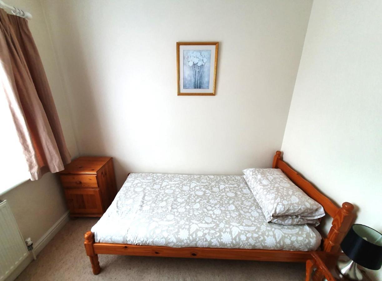 Friars Walk Houses With 2 Bedrooms, 2 Bathrooms, Fast Wi-Fi And Private Parking ซิททิงบอร์น ภายนอก รูปภาพ