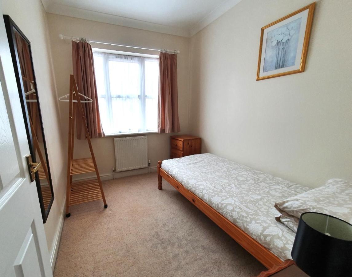 Friars Walk Houses With 2 Bedrooms, 2 Bathrooms, Fast Wi-Fi And Private Parking ซิททิงบอร์น ภายนอก รูปภาพ